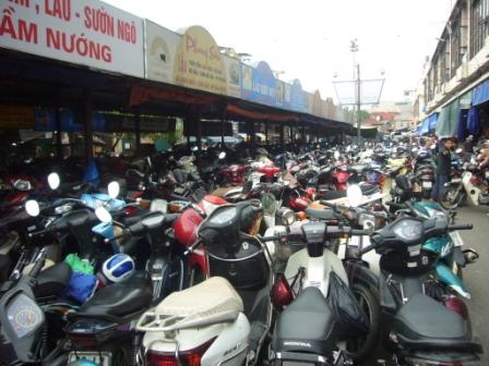 Motorcycling Parking in Hanói